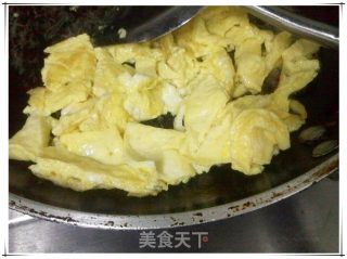韭菜炒鸡蛋的做法步骤：2