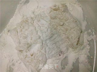 椒盐九肚鱼的做法步骤：2