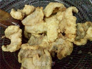 椒盐九肚鱼的做法步骤：2