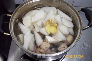 蒜香萝卜鸡骨汤的做法步骤：7