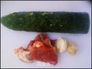 黄瓜炒肉片的做法步骤：2