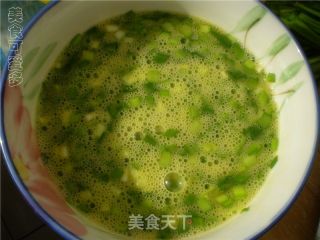 洋葱西红柿鸡蛋浇饭的做法步骤：2