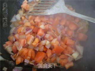 洋葱西红柿鸡蛋浇饭的做法步骤：2