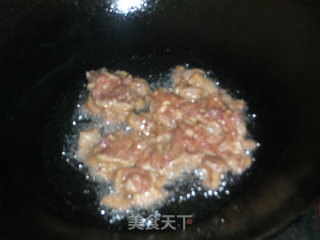 肉片炒胡萝卜丝的做法步骤：2