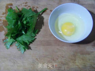 香芹鸡蛋花饭的做法步骤：2