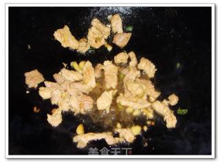 南瓜肉片焖饭的做法步骤：2