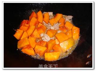 南瓜肉片焖饭的做法步骤：2