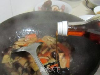 素炒杂菇的做法步骤：2