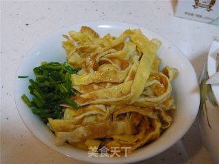 蛋皮萝卜丝的做法步骤：2