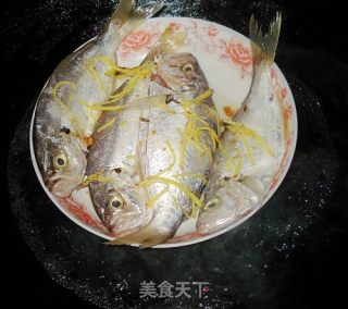蒸海鱼的做法步骤：2