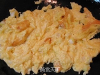 小辣椒炒鸡蛋的做法步骤：2