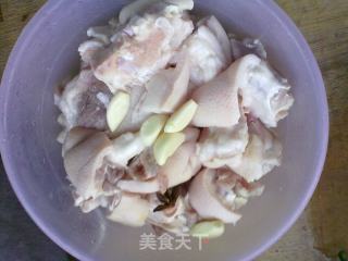 黄豆焖猪手的做法步骤：2