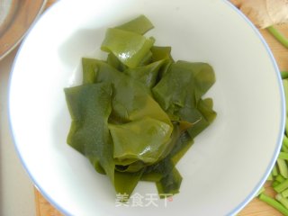 海带萝卜汤的做法步骤：2