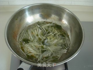 海带萝卜汤的做法步骤：2