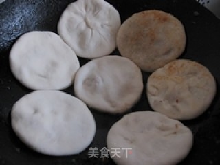 酸菜馅饼的做法步骤：2