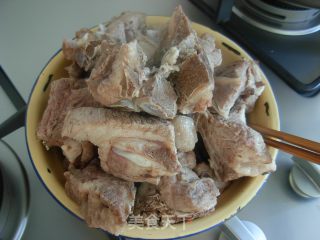 高压锅土豆炖排骨的做法步骤：2