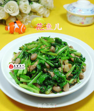 五花肉花生米炒芹菜的做法