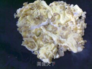 萝卜干炒鸡蛋的做法步骤：2