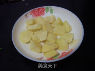 拔丝土豆来了的做法步骤：2