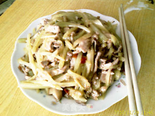 开胃莴苣瘦肉丝的做法步骤：2