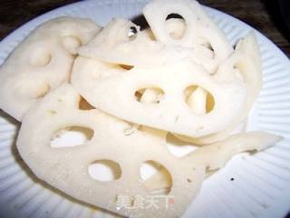 糖醋藕片的做法步骤：2