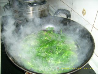 蒜汁菠菜胡萝卜的做法步骤：2
