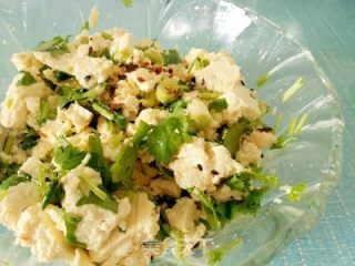 小葱拌豆腐的做法