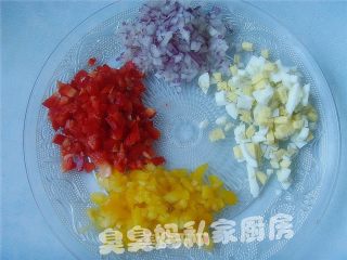 金枪鱼沙拉包的做法步骤：3