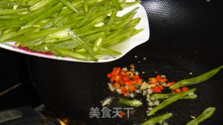 家常菜--辣炒刀豆丝的做法步骤：2