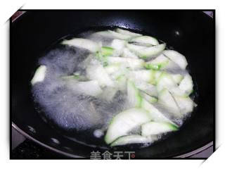丝瓜紫菜蛋汤的做法步骤：2