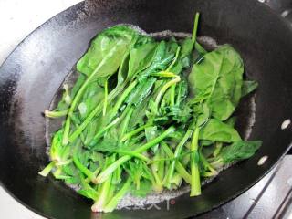 鱼香菠菜的做法步骤：2