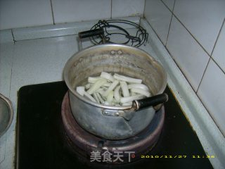 香醋溜白菜帮的做法步骤：2