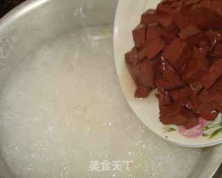 猪血粥的做法步骤：4