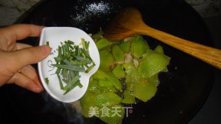 莴笋炒肉片的做法步骤：2