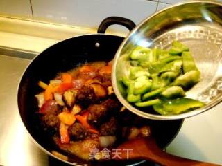什锦蔬菜烧丸子的做法步骤：2