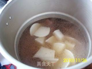 红菇羊肉汤的做法步骤：2