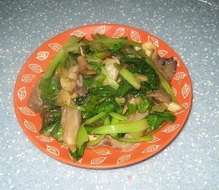青菜蘑菇的做法步骤：2