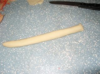 韭菜鸡蛋饺子的做法步骤：2