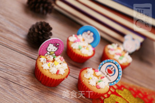 新年甜品系列——超级可爱cupcake！看见就不忍心吃！的做法