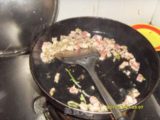 肉丁茄子饭---一锅出的做法步骤：2