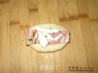 芝士培根面包的做法步骤：2