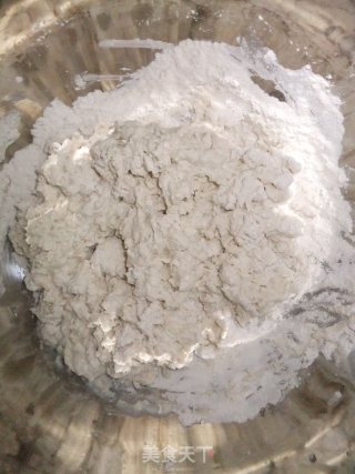 麦香卤肉夹馍的做法步骤：2