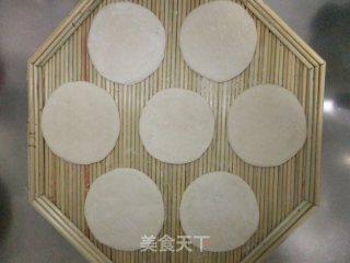 麦香卤肉夹馍的做法步骤：2
