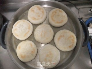 麦香卤肉夹馍的做法步骤：2