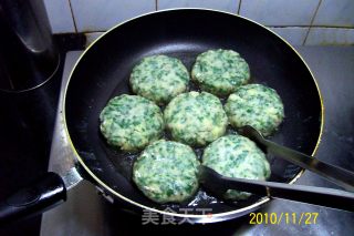 荠菜鲜肉土豆饼的做法步骤：2