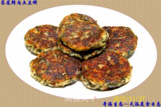 荠菜鲜肉土豆饼的做法步骤：2