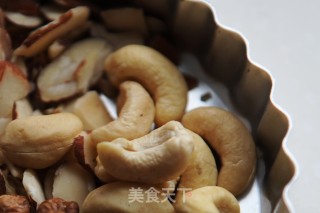蛋白腰果脆饼的做法步骤：2