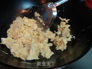 黄瓜炒鸡蛋的做法步骤：2