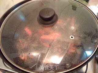 红辣椒炒木耳的做法步骤：2