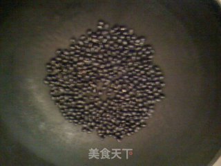 何首乌黑豆乌鸡汤的做法步骤：2